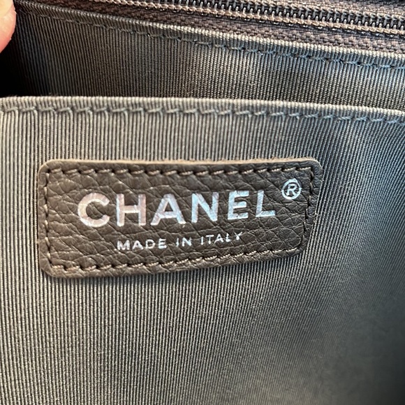 CHANEL XXL Jumbo Classic Flap Bag - Picture 13 of 16